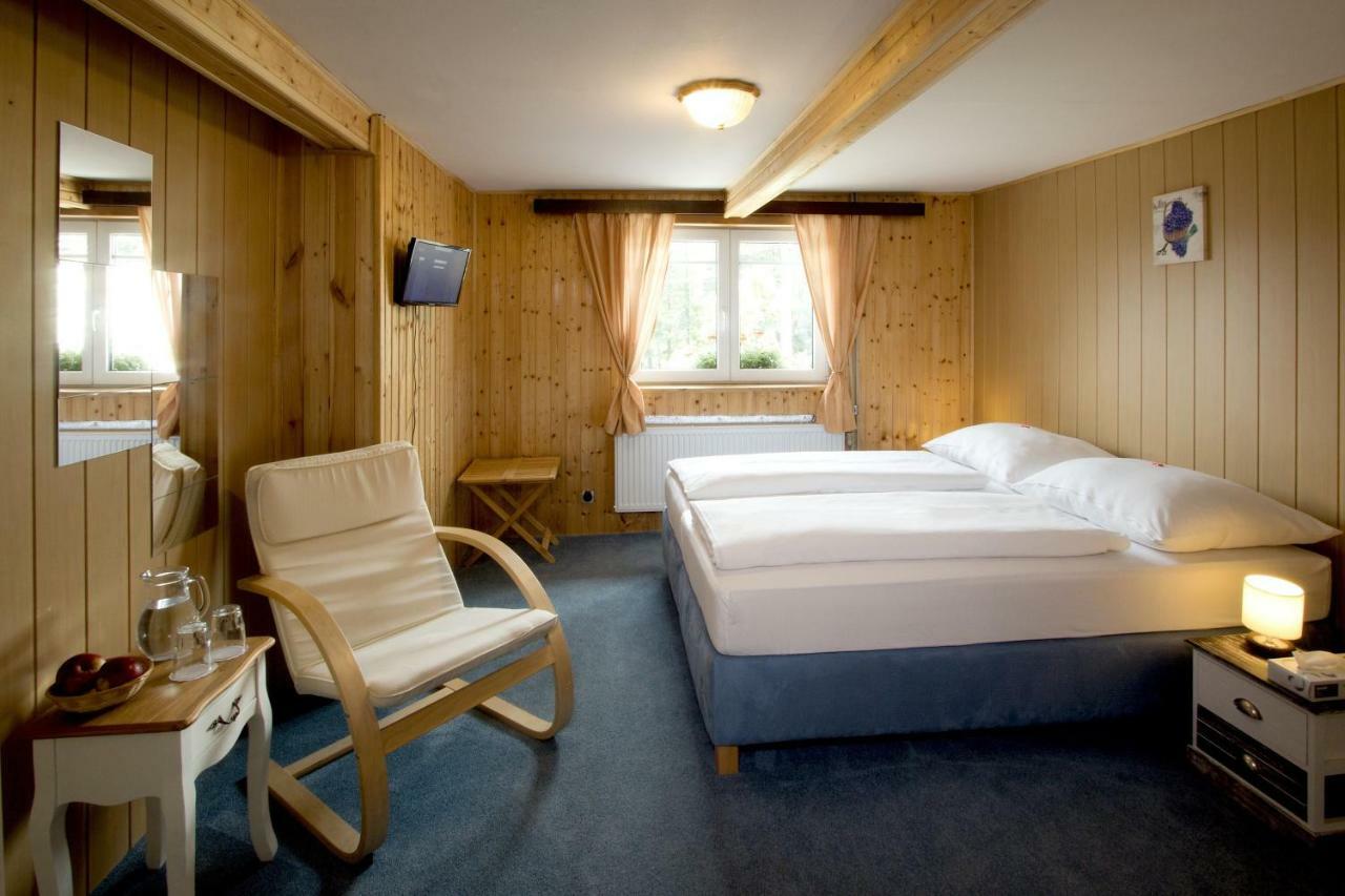 Rodinny Hotel Kaiser Desná Buitenkant foto