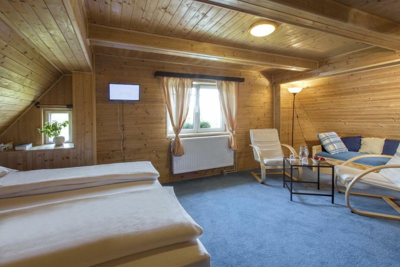 Rodinny Hotel Kaiser Desná Buitenkant foto