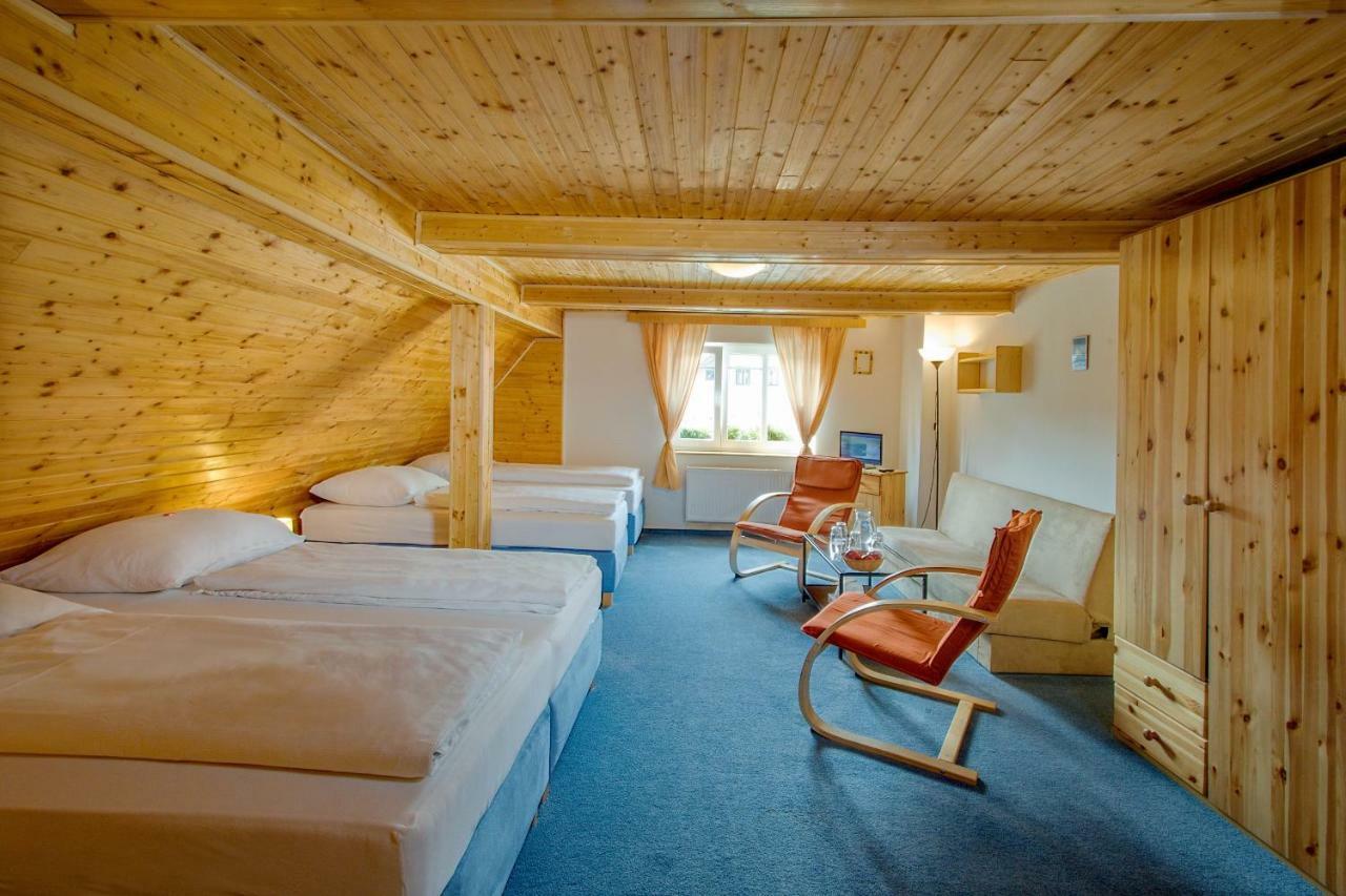 Rodinny Hotel Kaiser Desná Buitenkant foto